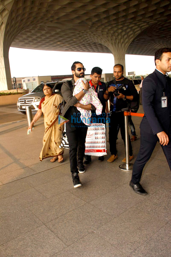 Shahid Kapoor, Mira Rajput, Arjun Kapoor, Parineeti Chopra & more snapped at the airport Shahid Kapoor, Mira Rajput, Arjun Kapoor, Parineeti Chopra & more snapped at the airport