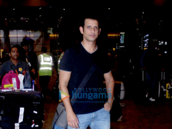 Sharman Joshi & Esha Gupta snapped at the international airport