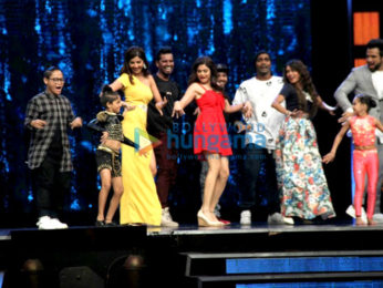 Shilpa Shetty & Shamita Shetty on the sets of Super Dancer