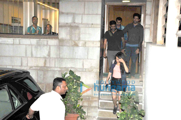 shraddha kapoor snapped post meeting at farhan akhtars house 4