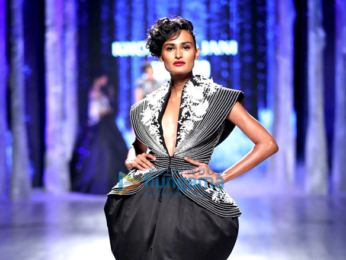 Shweta Nanda Bachchan walks for Abu Jani Sandeep Khosla show for 'Volvo'