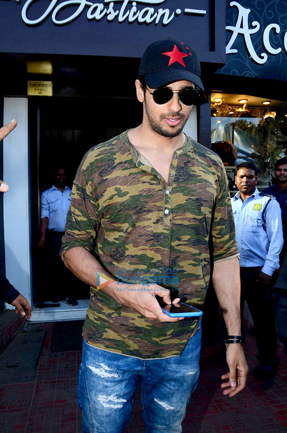 sidharth alia snapped post lunch at bastian 6