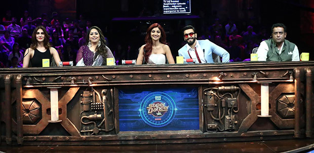 spotted ranveer singh and vaani kapoor promoting befikre on super dancer 2
