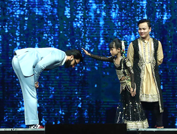 spotted ranveer singh and vaani kapoor promoting befikre on super dancer 4