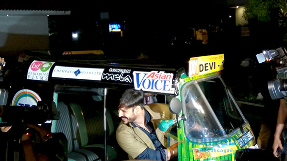 vivek oberoi rides auto rickshaw for charity 2