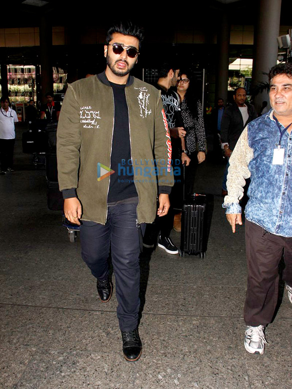 aishwarya abhishek aamir and others spotted at the airport 4