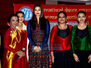 Aishwarya Rai Bachchan graces the 'International Dance Congress Meet' with her dance teacher Lata Surendra