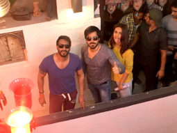 Check out: Ajay Devgn, Emraan Hashmi, Esha Gupta pose on sets of Milan Luthria’s Baadshaho