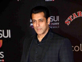 Celebs grace Stardust Awards 2016