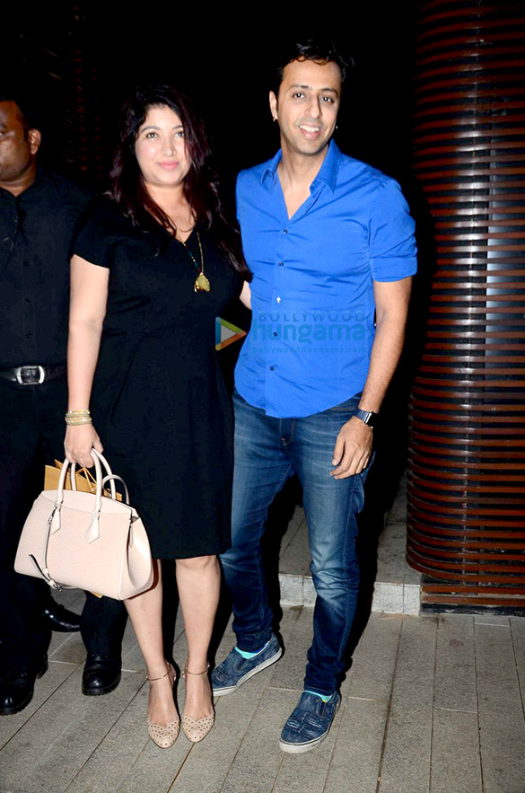 celebs grace the launch of the estellla lounge in juhu 22