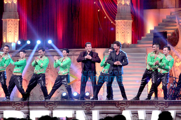 Celebs perform at 23rd Annual Star Screen Awards 2016 Celebs perform at 23rd Annual Star Screen Awards 2016