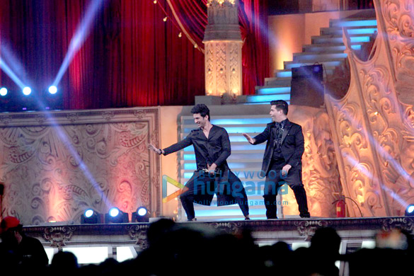 celebs perform at 23rd annual star screen awards 2016 2