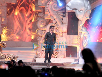 Celebs perform at 23rd Annual Star Screen Awards 2016