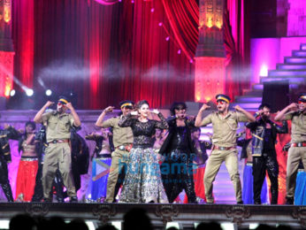 Celebs perform at 23rd Annual Star Screen Awards 2016