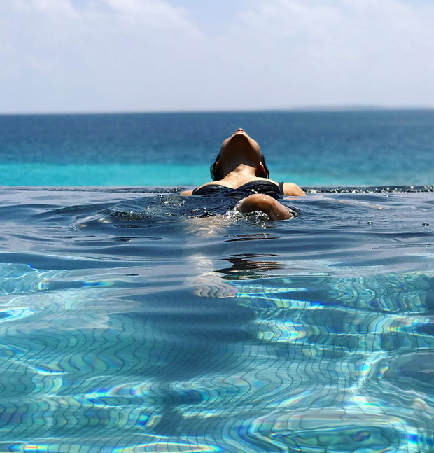 check out alia bhatt goes for a swim in maldives 3