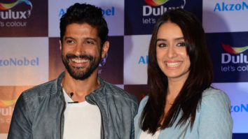 Farhan Akhtar and Shraddha Kapoor Unveil AkzoNobel’s ‘Denim Drift’