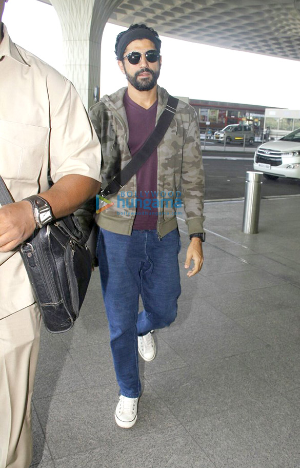 farhan sushmita snapped at the airport 4