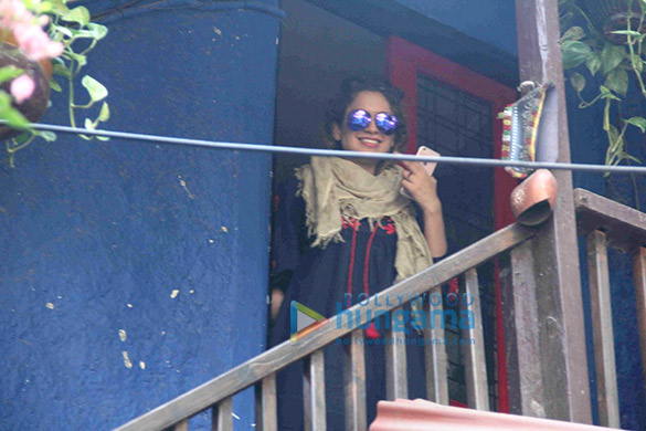 Kangna Ranaut snapped in Bandra Kangna Ranaut snapped in Bandra