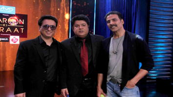 OMG! After Shah Rukh Khan, Akshay Kumar does pole dance on Yaaron Ki Baraat