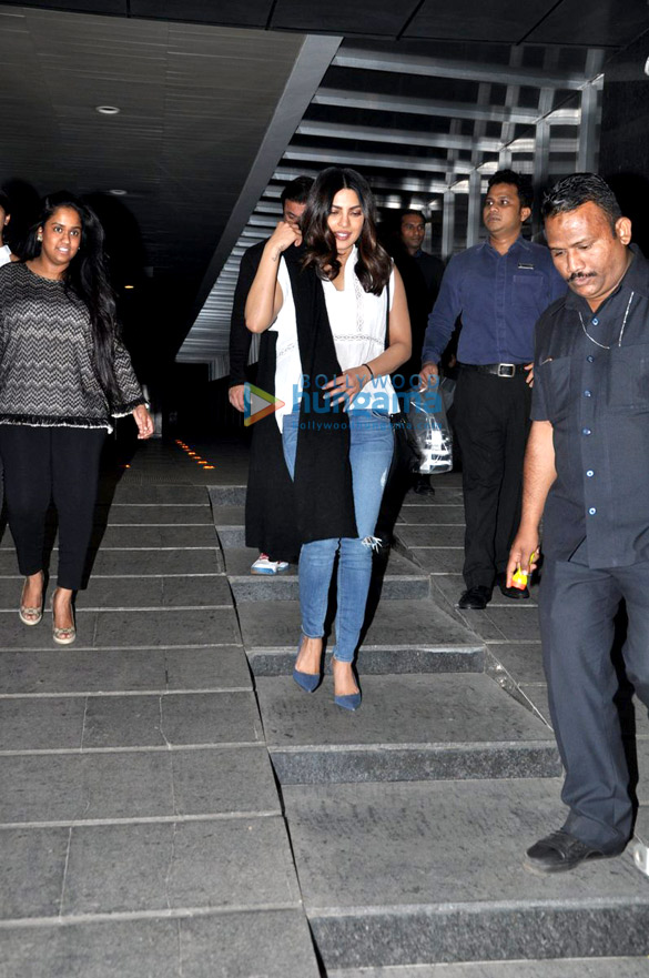 priyanka snapped post dinner at hakkasan 5