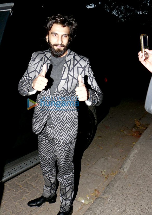 ranveer snapped post party with close friends in bandra 2