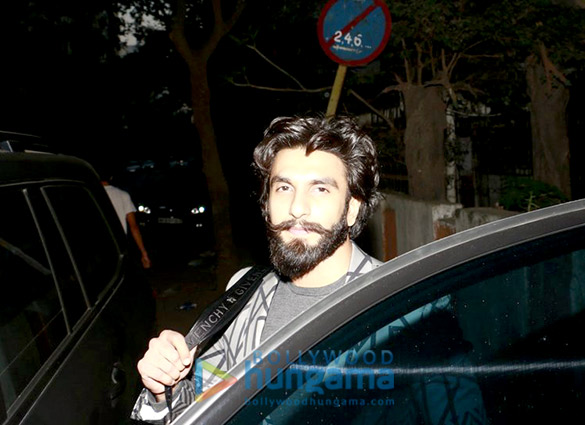 ranveer snapped post party with close friends in bandra 5