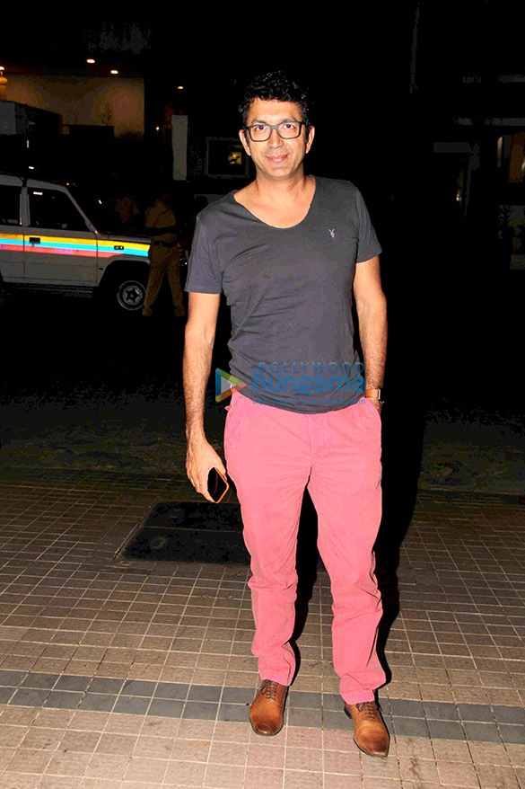 srk and other celebs grace madhur bhandarkars house warming party 6
