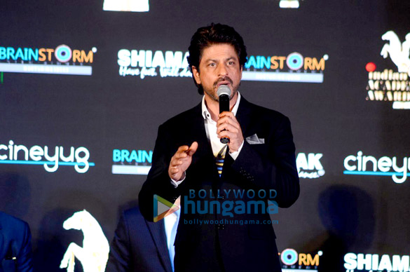 srk launch of indian academy awards 6