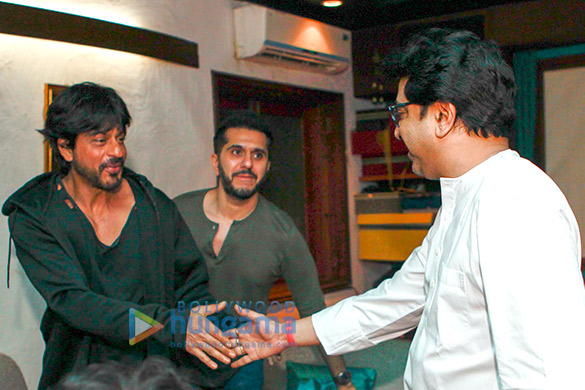 srk meets raj thackeray over raees release 2