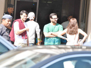 Saif Ali Khan, Soha Ali Khan & Kunal Khemu snapped outside Breach Candy Hospital