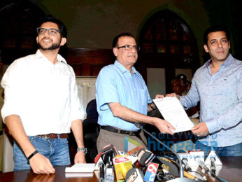 Salman Khan and Alvira Khan Agnihotri grace BMC's 'Cleanliness Drive Awareness'