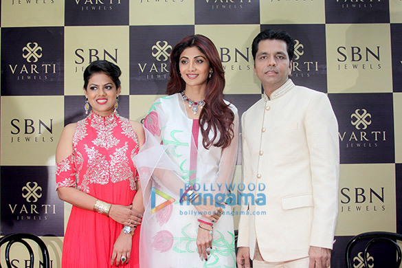 shilpa shetty inaugurates varti jewels 2
