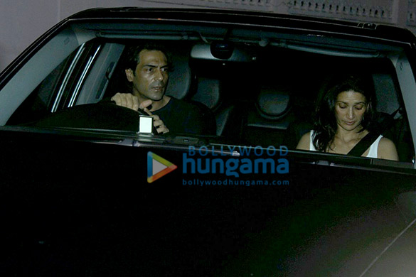 shraddha kapoor arjun rampal snapped post dinner at farhan akhtars house 2