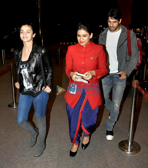 Sidharth Malhotra & Alia Bhatt snapped as they depart for New Year holiday Sidharth Malhotra & Alia Bhatt snapped as they depart for New Year holiday