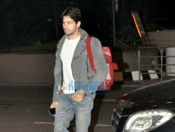 Sidharth Malhotra & Alia Bhatt snapped as they depart for New Year holiday