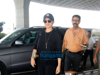 Sonakshi Sinha and others snapped at the airport