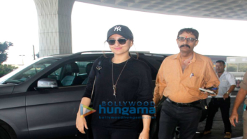 Sonakshi Sinha and others snapped at the airport