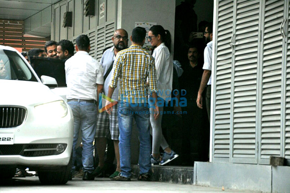 sonakshi sinha snapped post a meeting in bandra 2