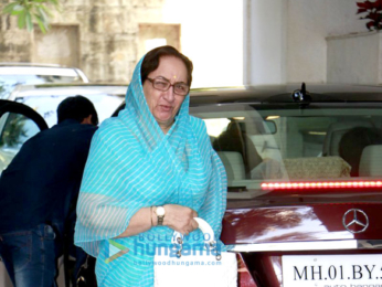 The Kapoors celebrate Christmas at Shashi Kapoor's bungalow