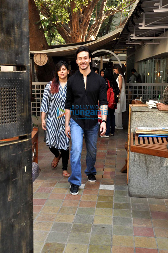 tiger kriti snapped in bandra 3