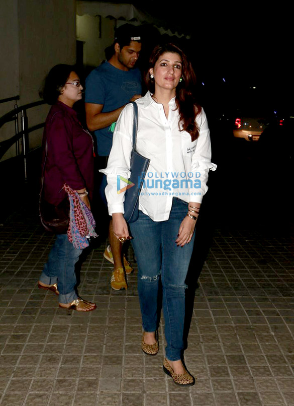 twinkle snapped at pvr juhu post a movie screening 3