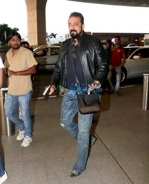 varun sanjay and sridevi snapped at airport 5