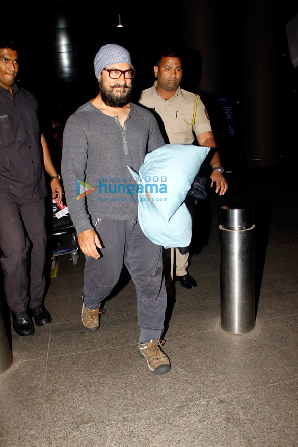 Aamir Khan, Sunny Leone and others snapped at the airport