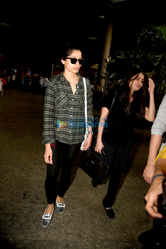 abhishek bachchan aishwarya rai bachchan anushka sharma freida pinto snapped at the airport 3