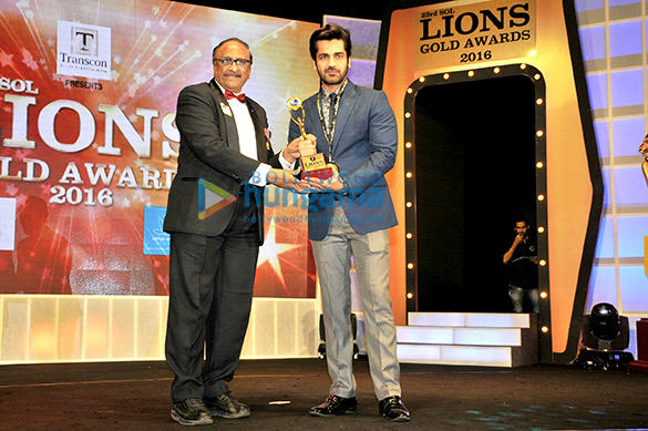 aishwarya rai bachchan and tiger shroff grace the 23rd sol lions gold awards 2016 13