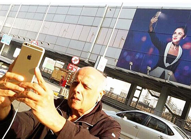Alia Bhatt's father Mahesh Bhatt gets caught taking a selfie with her poster and it's adorable