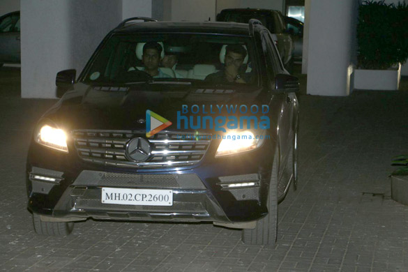 arjun kapoor and aditya roy kapur snapped at ranbir kapoors house 3