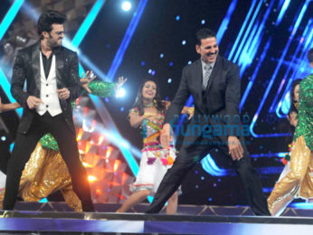 Bollywood celebs perform for a cause at 'Umang' police show