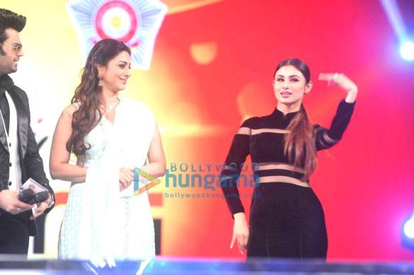 bollywood celebs perform at umang 16