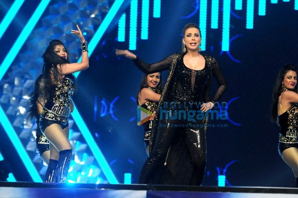 bollywood celebs perform at umang 4